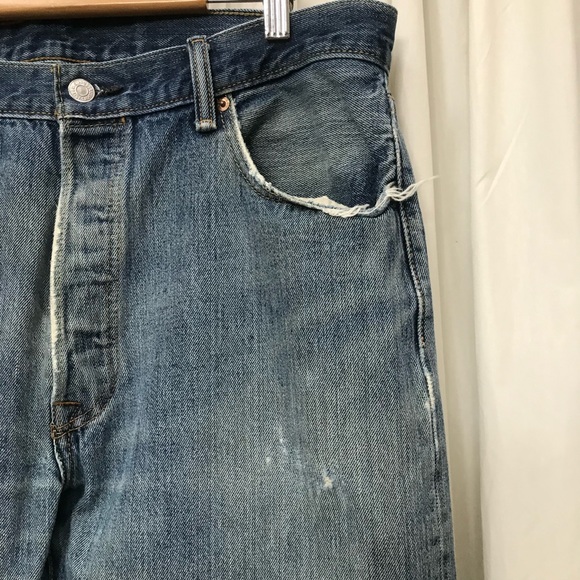 Levi's Blue Jeans Button Fly 36x30 straight leg distressed worn broken in - Picture 4 of 7